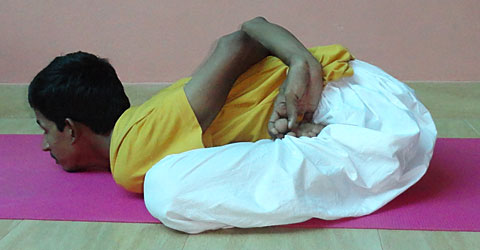 Yoga Teacher Training India, Yoga Master Ram Doss, School of Santhi Yoga School in India. Yoga posture Badha Padmasana.